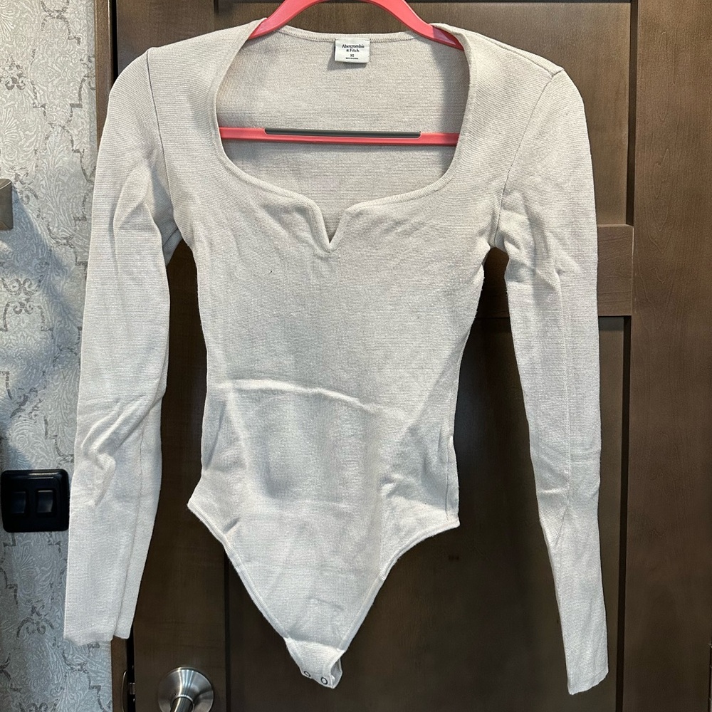 Abercrombie and Fitch Longsleeve Sweetheart sweater Bodysuit, XS